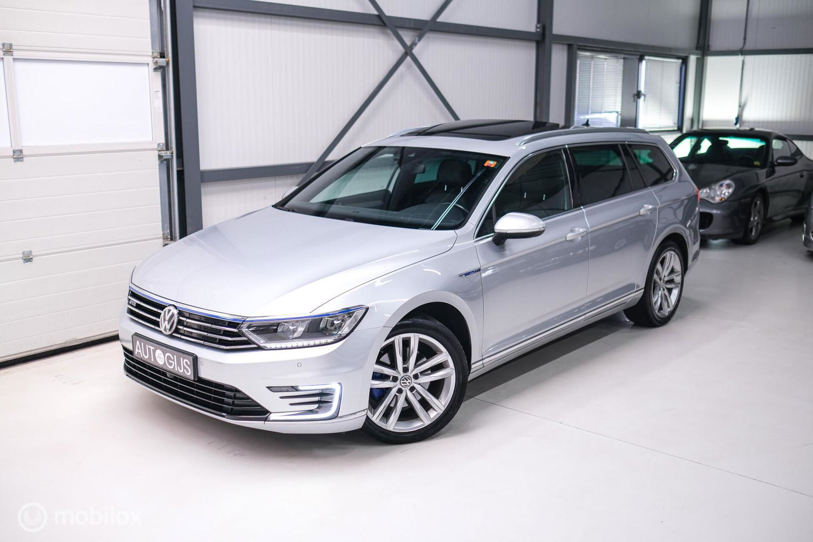 Volkswagen Passat Variant 1.4 TSI GTE Highline | Virtual cockpit | Panoramadak | Trekhaak | Leder | Dynaudio | NL auto NAP | rijklaarprijs |