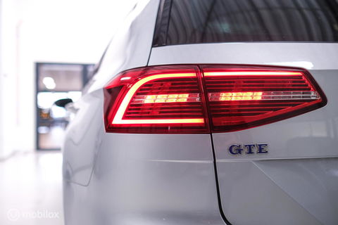 Volkswagen Passat Variant 1.4 TSI GTE Highline | Virtual cockpit | Panoramadak | Trekhaak | Leder | Dynaudio | NL auto NAP | rijklaarprijs |