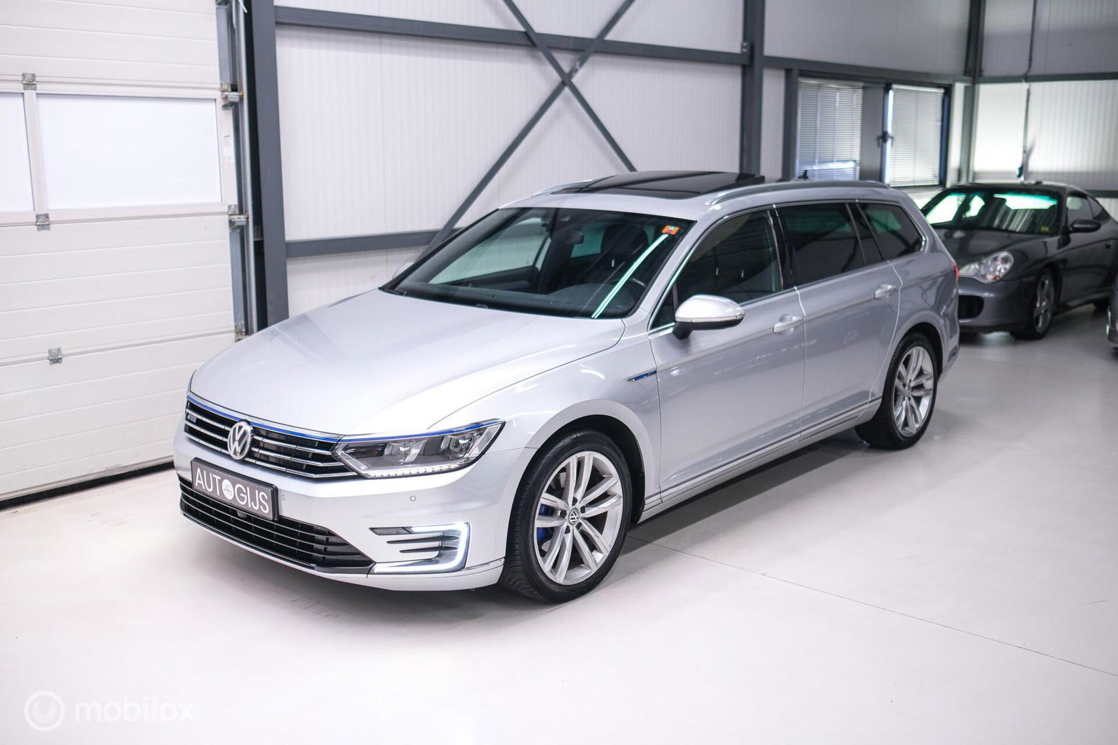 Volkswagen Passat Variant 1.4 TSI GTE Highline | Virtual cockpit | Panoramadak | Trekhaak | Leder | Dynaudio | NL auto NAP | rijklaarprijs |