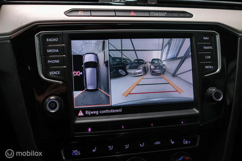 Volkswagen Passat Variant 1.4 TSI GTE Highline | Virtual cockpit | Panoramadak | Trekhaak | Leder | Dynaudio | NL auto NAP | rijklaarprijs |