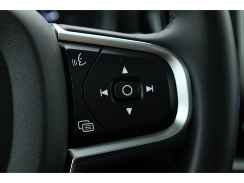 Volvo XC60 2.0 T6 Plug-in hybrid AWD Core | Pano | Pilot Assist | Blis | 4x Stoel- & stuurverw. | 19" | CarPlay |