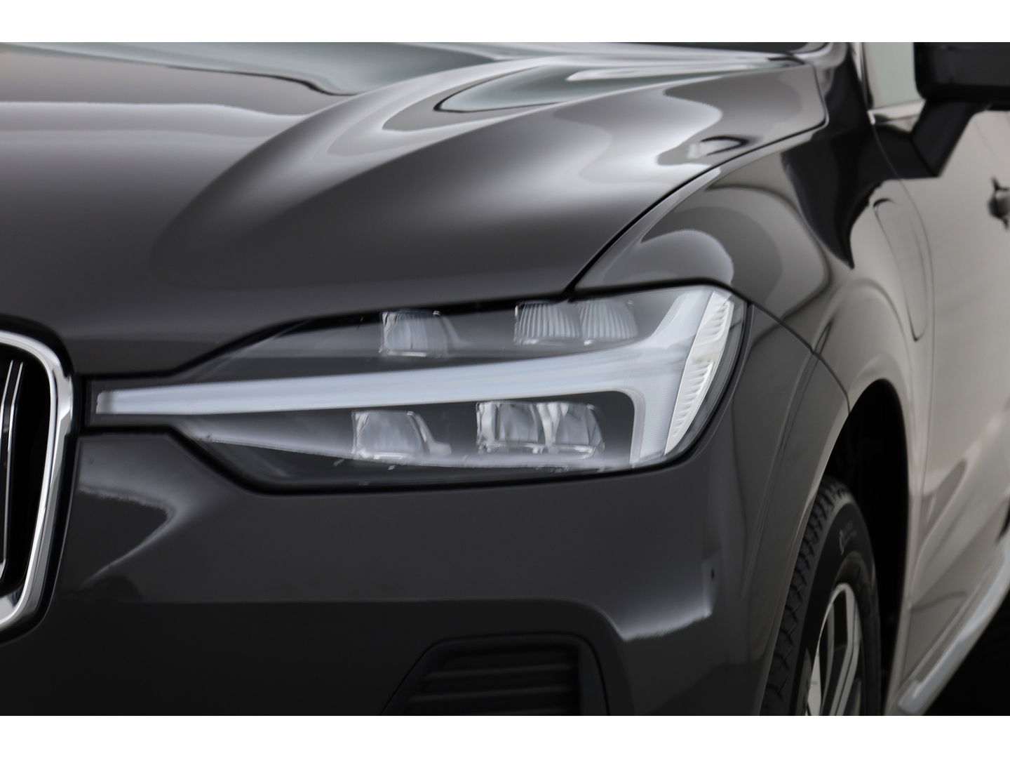 Volvo XC60 2.0 T6 Plug-in hybrid AWD Core | Pano | Pilot Assist | Blis | 4x Stoel- & stuurverw. | 19" | CarPlay |