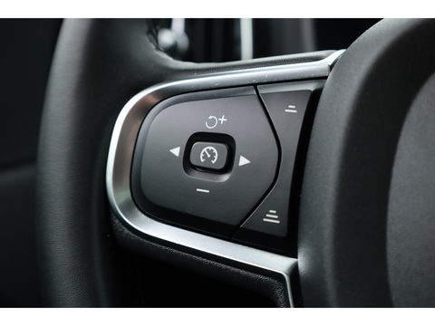 Volvo XC60 2.0 T6 Plug-in hybrid AWD Core | Pano | Pilot Assist | Blis | 4x Stoel- & stuurverw. | 19" | CarPlay |