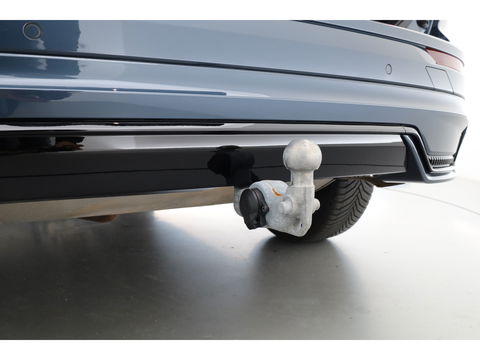 Volvo XC60 T8 Plug-in Hybrid Plus Dark | Pano | ACC | Blis | Elek. trekhaak | H&K | Elek. stoel+mem. | Stuur- & 4x stoelverw. |