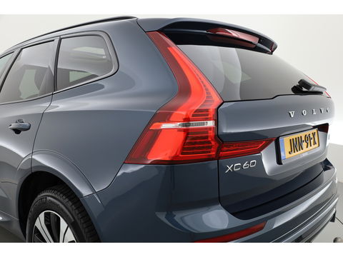 Volvo XC60 T8 Plug-in Hybrid Plus Dark | Pano | ACC | Blis | Elek. trekhaak | H&K | Elek. stoel+mem. | Stuur- & 4x stoelverw. |