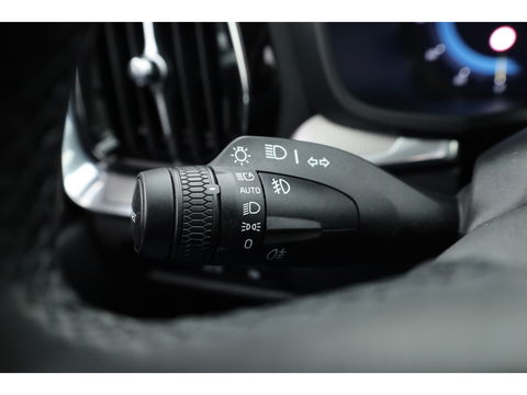 Volvo V60 2.0 T6 Plug-in hybrid AWD Plus Dark | Pano | 360 Camera | Elek trekhaak | H&K Audio | 4 stoel + stuurverw.|