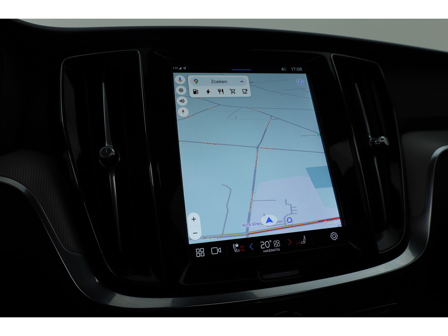 Volvo V60 2.0 T6 Plug-in hybrid AWD Plus Dark | Pano | 360 Camera | Elek trekhaak | H&K Audio | 4 stoel + stuurverw.|