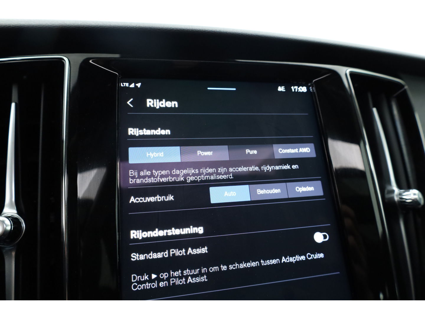 Volvo V60 2.0 T6 Plug-in hybrid AWD Plus Dark | Pano | 360 Camera | Elek trekhaak | H&K Audio | 4 stoel + stuurverw.|