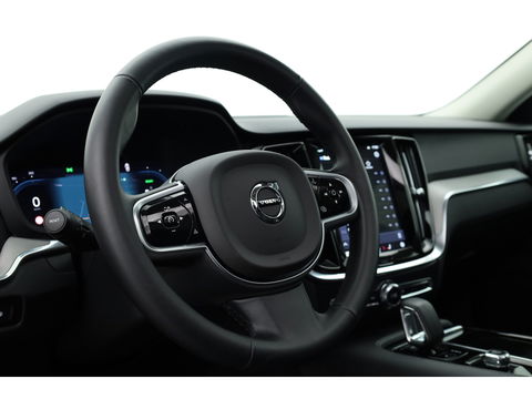 Volvo V60 2.0 T6 Plug-in hybrid AWD Plus Dark | Pano | 360 Camera | Elek trekhaak | H&K Audio | 4 stoel + stuurverw.|