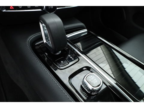 Volvo V60 2.0 T6 Plug-in hybrid AWD Plus Dark | Pano | 360 Camera | Elek trekhaak | H&K Audio | 4 stoel + stuurverw.|