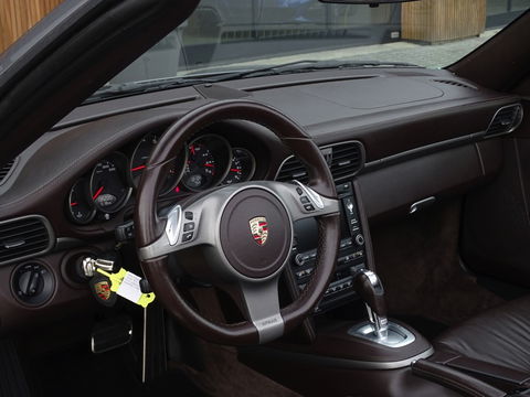 Porsche 911 Cabrio 3.6 Carrera 4 346PK PDK / PCM / LED