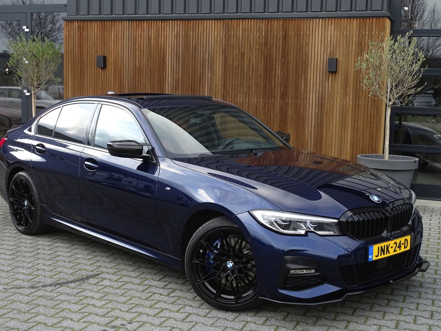 BMW 3-serie 330e 292PK / M-Sport / Individual / Laser / Harman Kardon