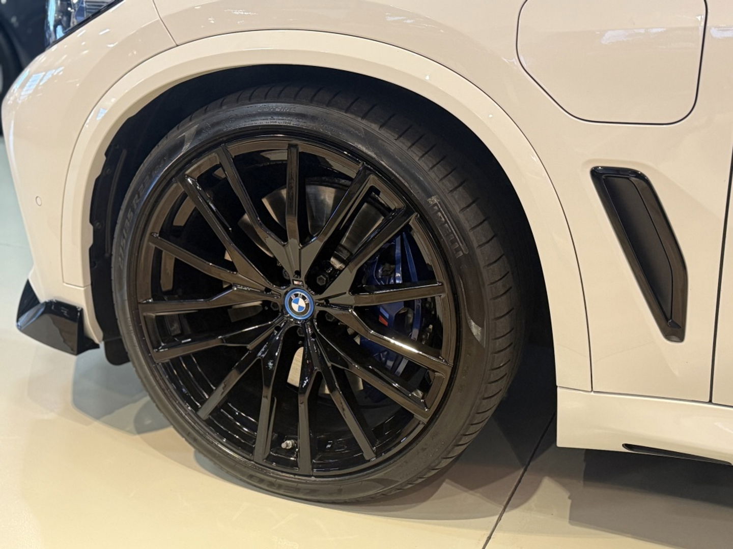 BMW X5 45e 394PK X-drive M-Sport / B&W / Individual / Laser / Trekhaak