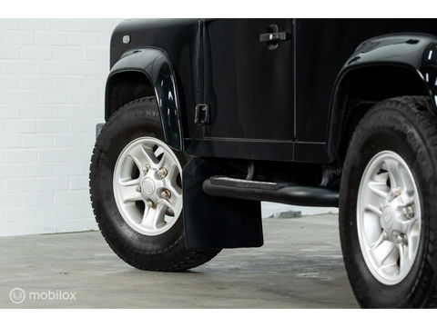 Land Rover Defender 90 SW geel kenteken