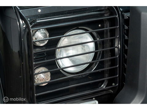 Land Rover Defender 90 SW geel kenteken