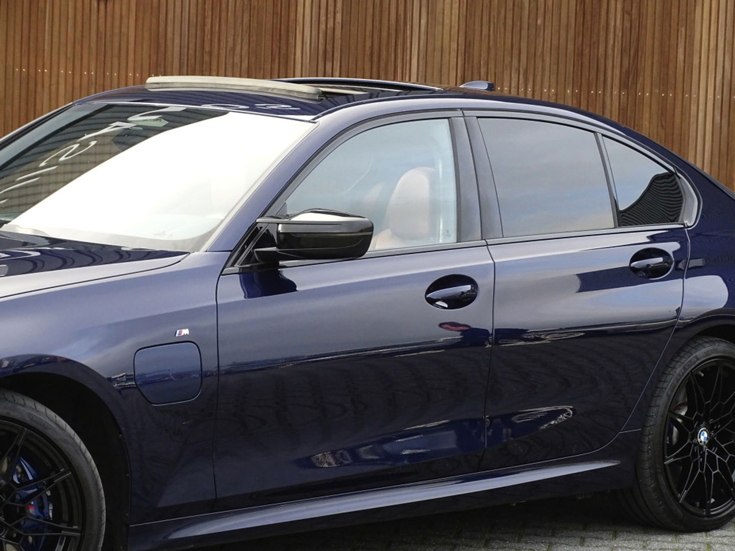 BMW 3-serie 330e 292PK / M-Sport / Individual / Laser / Harman Kardon