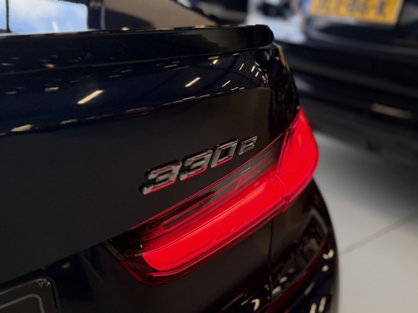 BMW 3-serie 330e 292PK / M-Sport / Individual / Laser / Harman Kardon