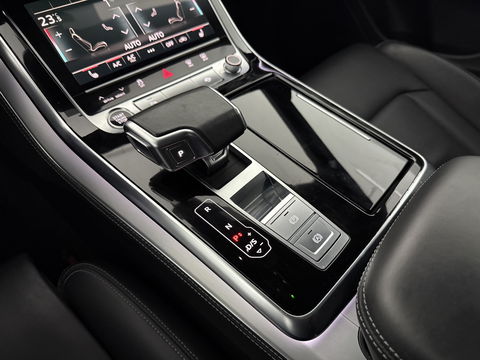 Audi Q8 55 TFSI e Quattro 422PK S-Line | SOH 91% | Virtual | Sfeer | Camera | Stoel/Stuur verw. | Adap. Cruise | Trekh. | Carplay | Keyless | NAP