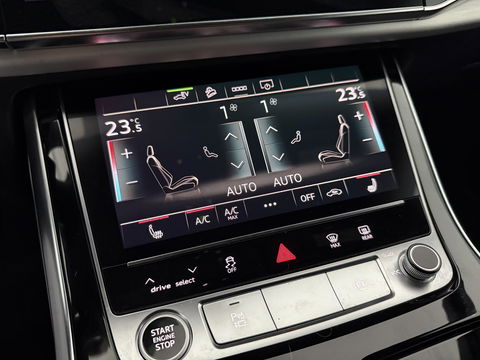 Audi Q8 55 TFSI e Quattro 422PK S-Line | SOH 91% | Virtual | Sfeer | Camera | Stoel/Stuur verw. | Adap. Cruise | Trekh. | Carplay | Keyless | NAP