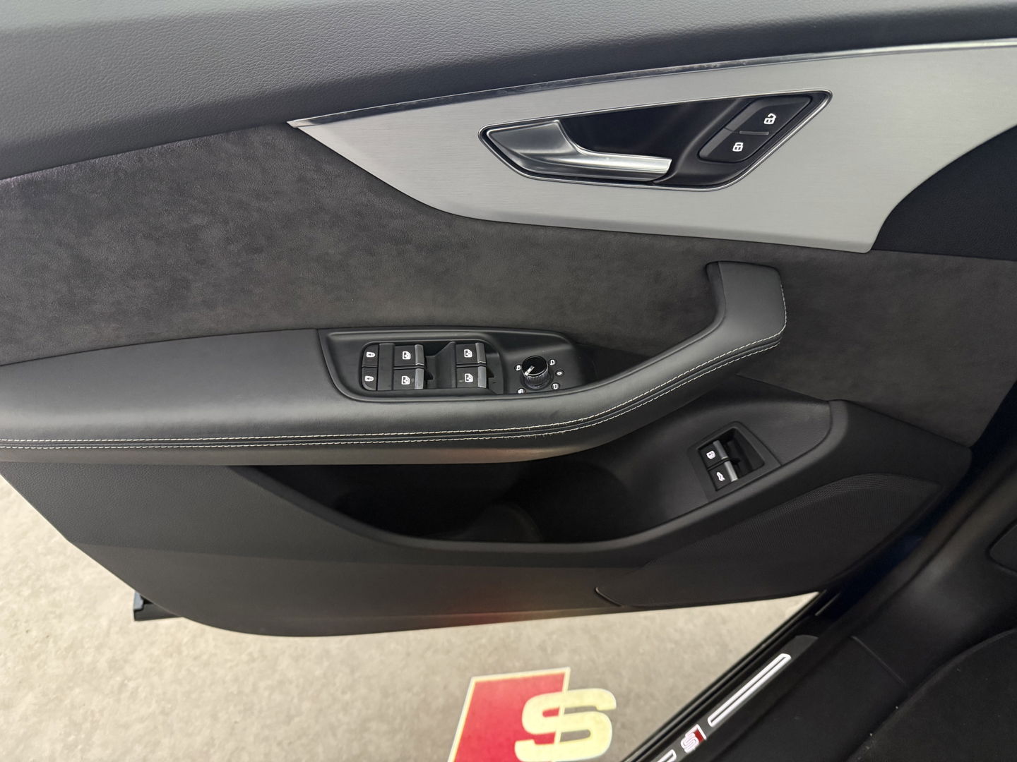 Audi Q8 55 TFSI e Quattro 422PK S-Line | SOH 91% | Virtual | Sfeer | Camera | Stoel/Stuur verw. | Adap. Cruise | Trekh. | Carplay | Keyless | NAP