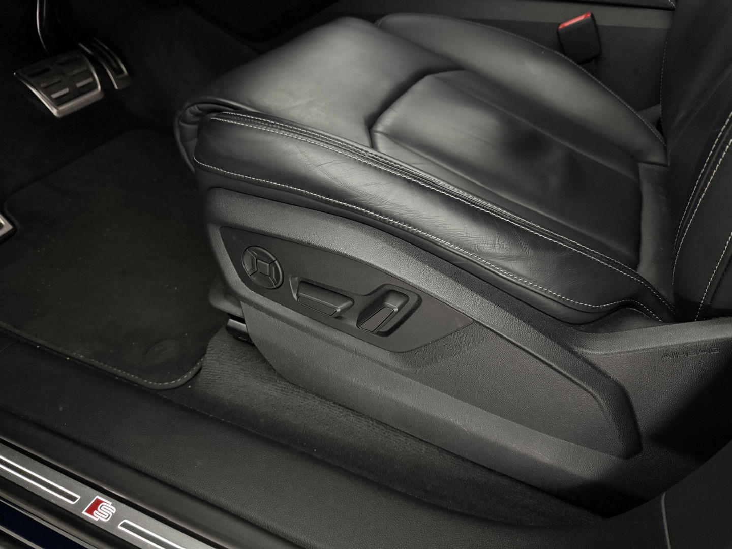 Audi Q8 55 TFSI e Quattro 422PK S-Line | SOH 91% | Virtual | Sfeer | Camera | Stoel/Stuur verw. | Adap. Cruise | Trekh. | Carplay | Keyless | NAP