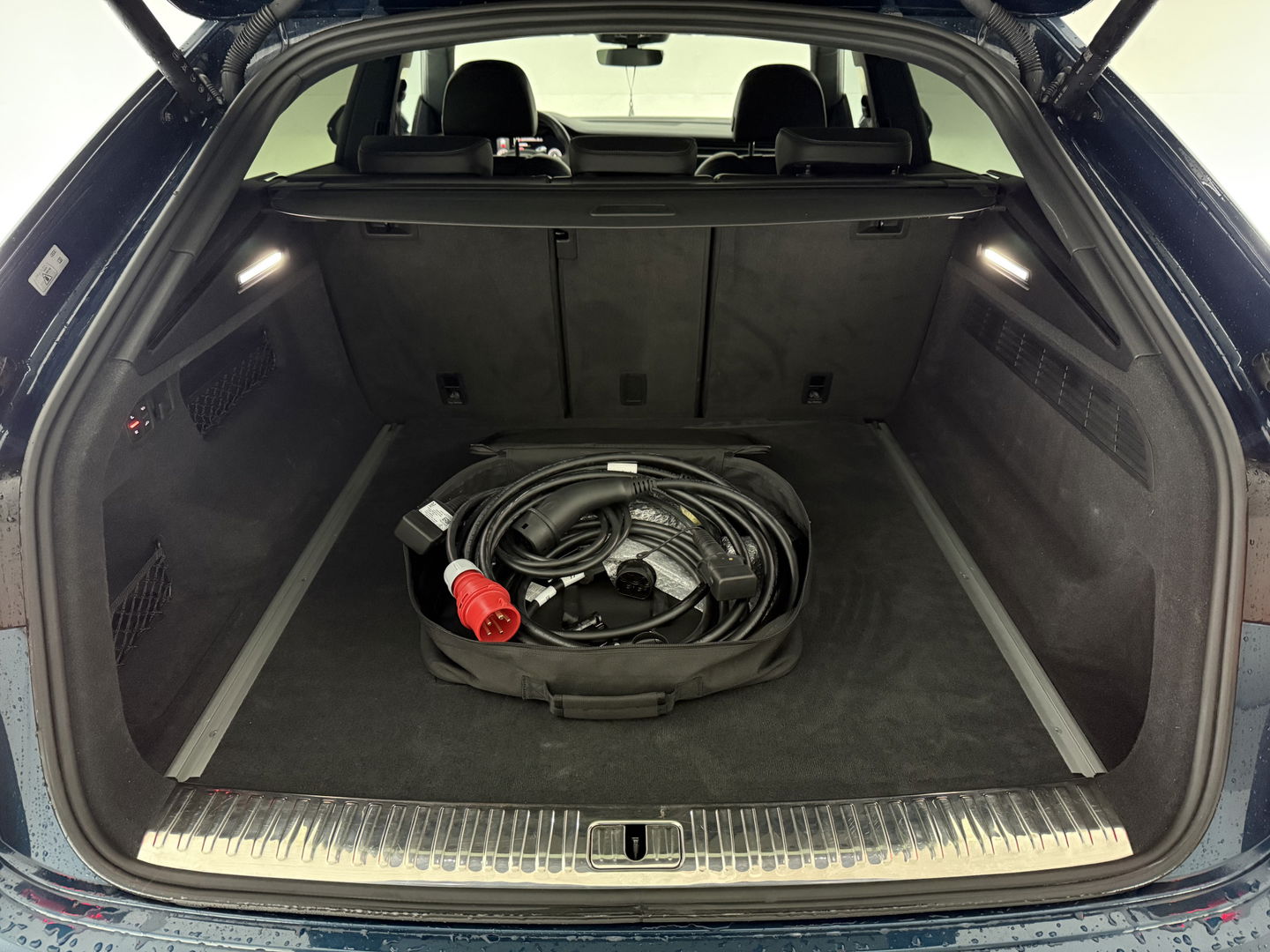 Audi Q8 55 TFSI e Quattro 422PK S-Line | SOH 91% | Virtual | Sfeer | Camera | Stoel/Stuur verw. | Adap. Cruise | Trekh. | Carplay | Keyless | NAP