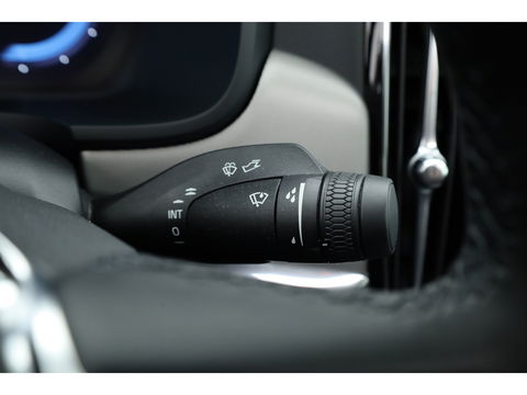 Volvo S90 2.0 T8 AWD Plus Dark | Luchtvering | Pano | Blis | ACC | Elek. stoel+mem. | Stuur- & 4x stoelverw. | H&K | 20" |