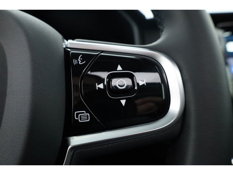 Volvo S90 2.0 T8 AWD Plus Dark | Luchtvering | Pano | Blis | ACC | Elek. stoel+mem. | Stuur- & 4x stoelverw. | H&K | 20" |