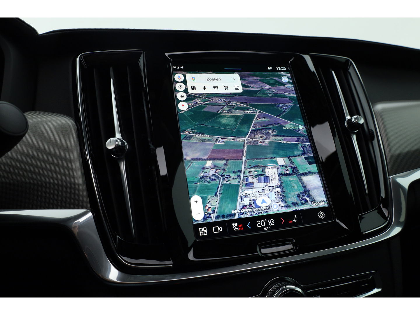 Volvo S90 2.0 T8 AWD Plus Dark | Luchtvering | Pano | Blis | ACC | Elek. stoel+mem. | Stuur- & 4x stoelverw. | H&K | 20" |