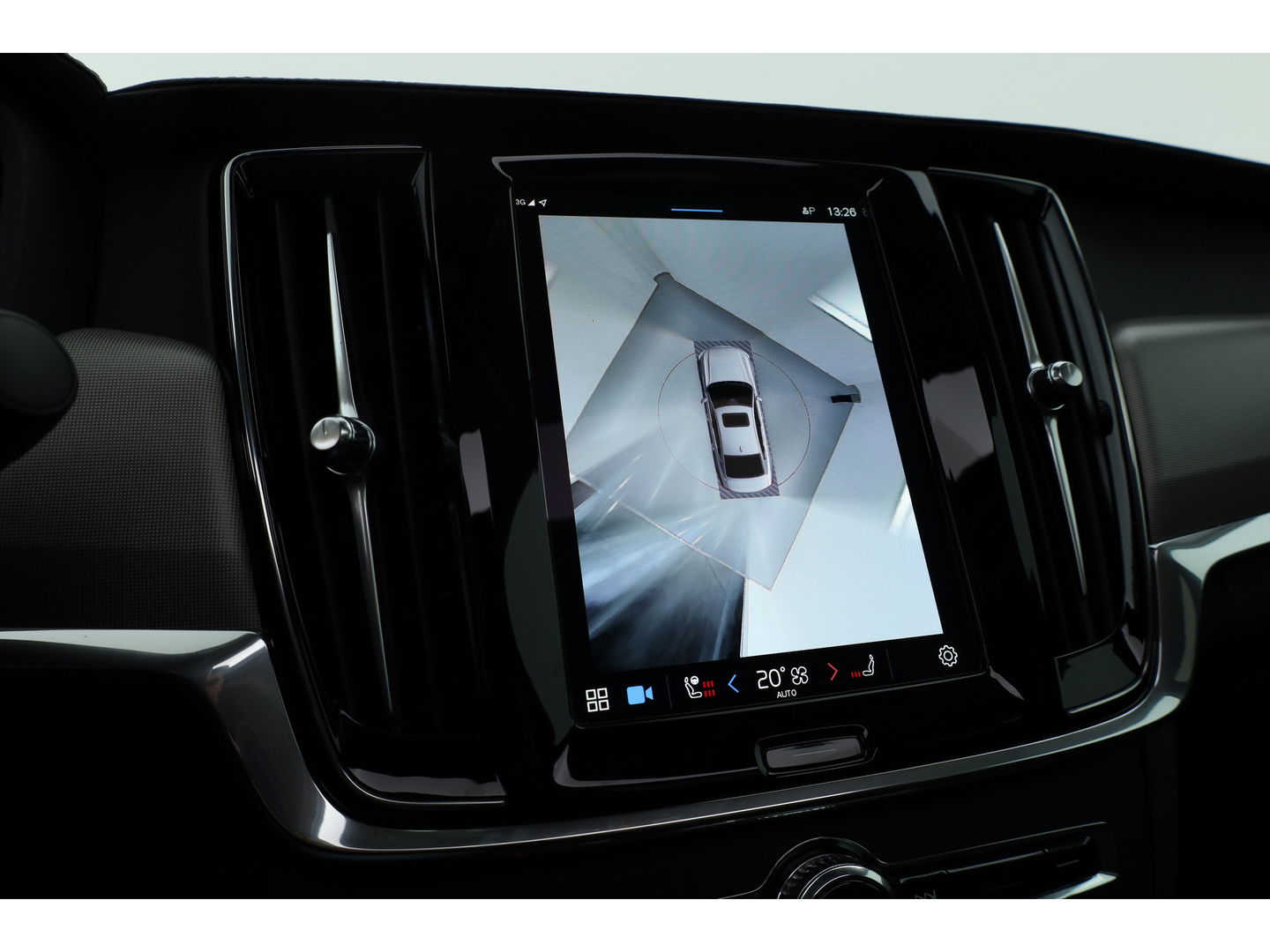 Volvo S90 2.0 T8 AWD Plus Dark | Luchtvering | Pano | Blis | ACC | Elek. stoel+mem. | Stuur- & 4x stoelverw. | H&K | 20" |