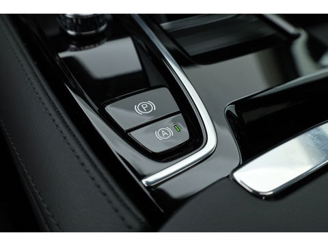 Volvo S90 2.0 T8 AWD Plus Dark | Luchtvering | Pano | Blis | ACC | Elek. stoel+mem. | Stuur- & 4x stoelverw. | H&K | 20" |