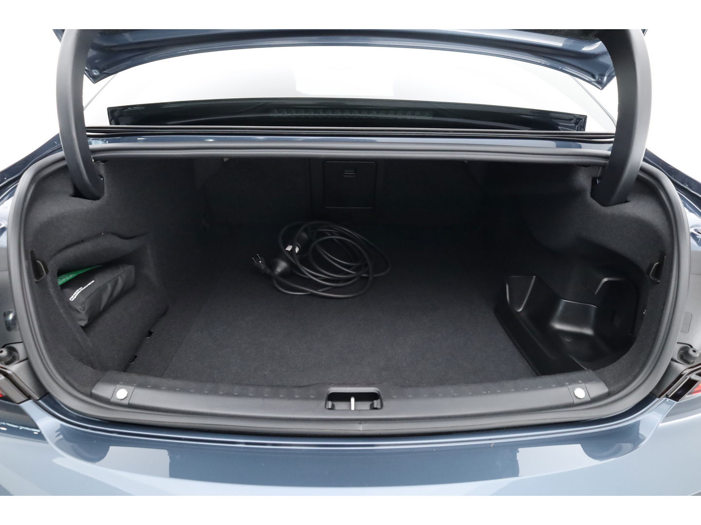 Volvo S90 2.0 T8 AWD Plus Dark | Luchtvering | Pano | Blis | ACC | Elek. stoel+mem. | Stuur- & 4x stoelverw. | H&K | 20" |
