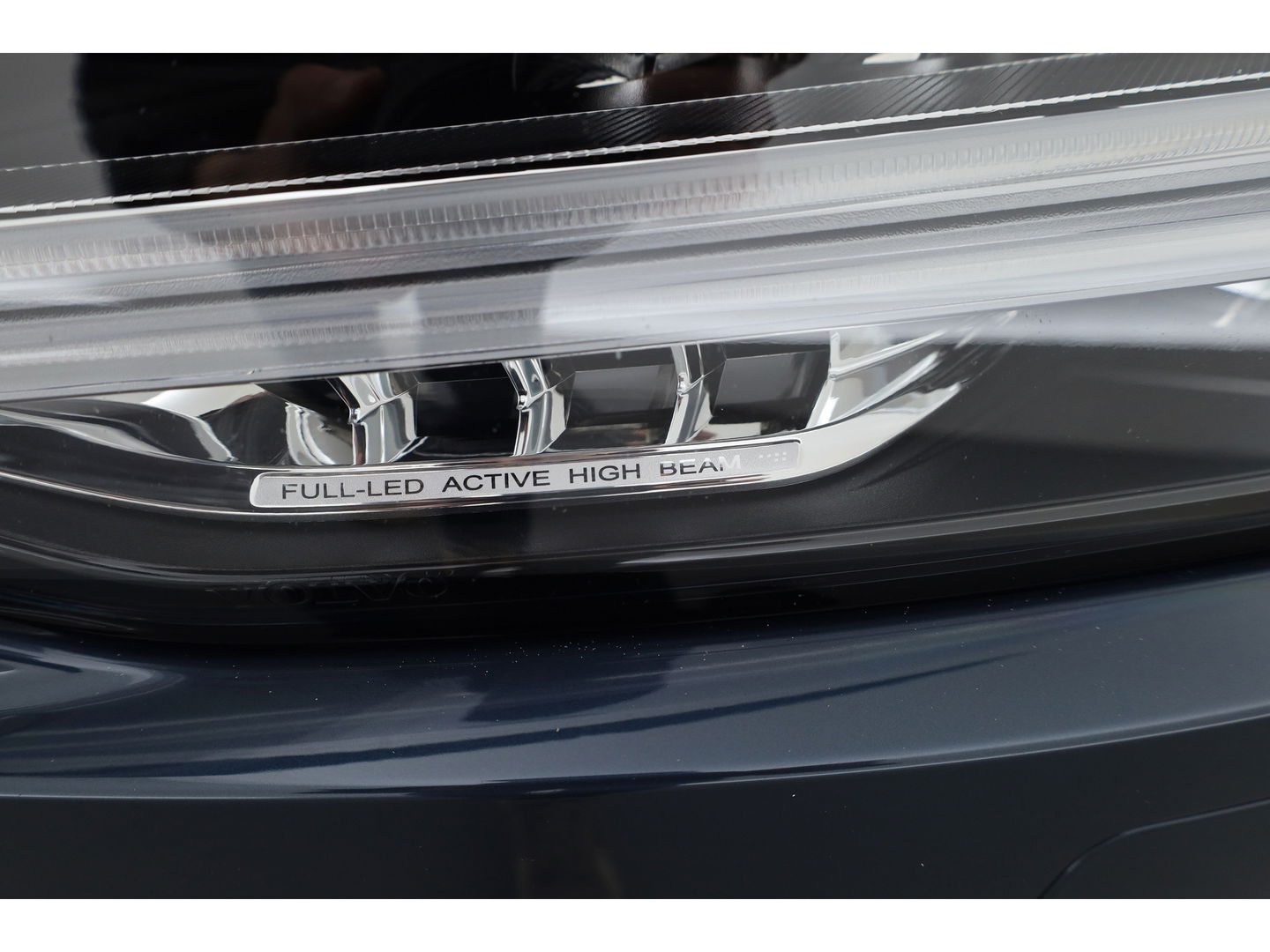 Volvo S90 2.0 T8 AWD Plus Dark | Luchtvering | Pano | Blis | ACC | Elek. stoel+mem. | Stuur- & 4x stoelverw. | H&K | 20" |