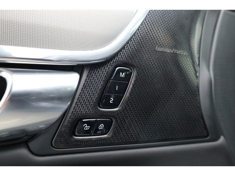 Volvo S90 2.0 T8 AWD Plus Dark | Luchtvering | Pano | Blis | ACC | Elek. stoel+mem. | Stuur- & 4x stoelverw. | H&K | 20" |