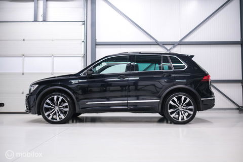 Volkswagen Tiguan 2.0 TSI 4Motion Highline Business R 230 pk | HUD | Panorama | Virtual cockpit | Trekhaak | Camera | Sportstoelen | Stoelverwarmi