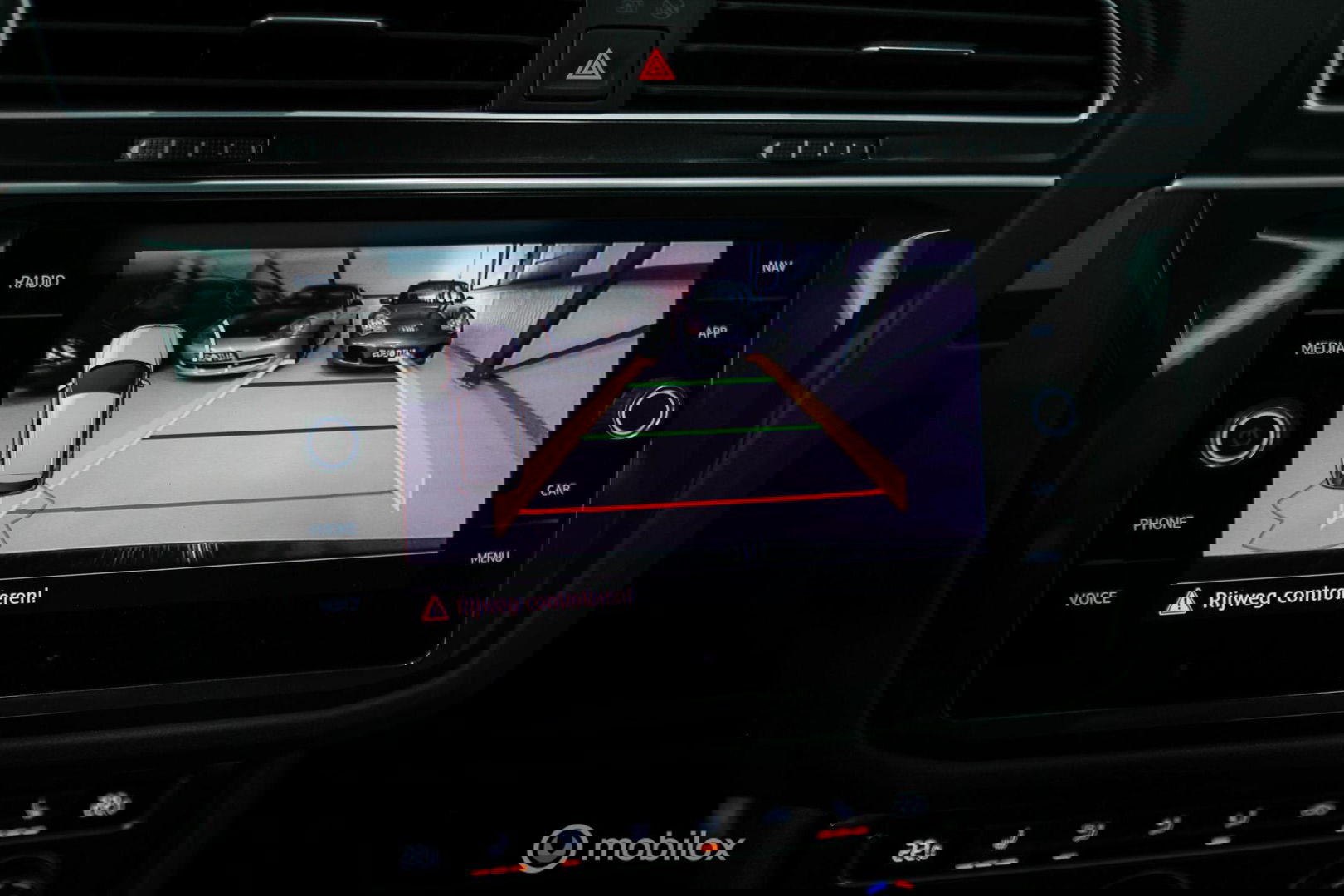 Volkswagen Tiguan 2.0 TSI 4Motion Highline Business R 230 pk | HUD | Panorama | Virtual cockpit | Trekhaak | Camera | Sportstoelen | Stoelverwarmi