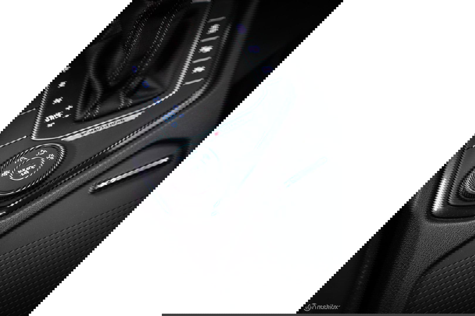 Volkswagen Tiguan 2.0 TSI 4Motion Highline Business R 230 pk | HUD | Panorama | Virtual cockpit | Trekhaak | Camera | Sportstoelen | Stoelverwarmi