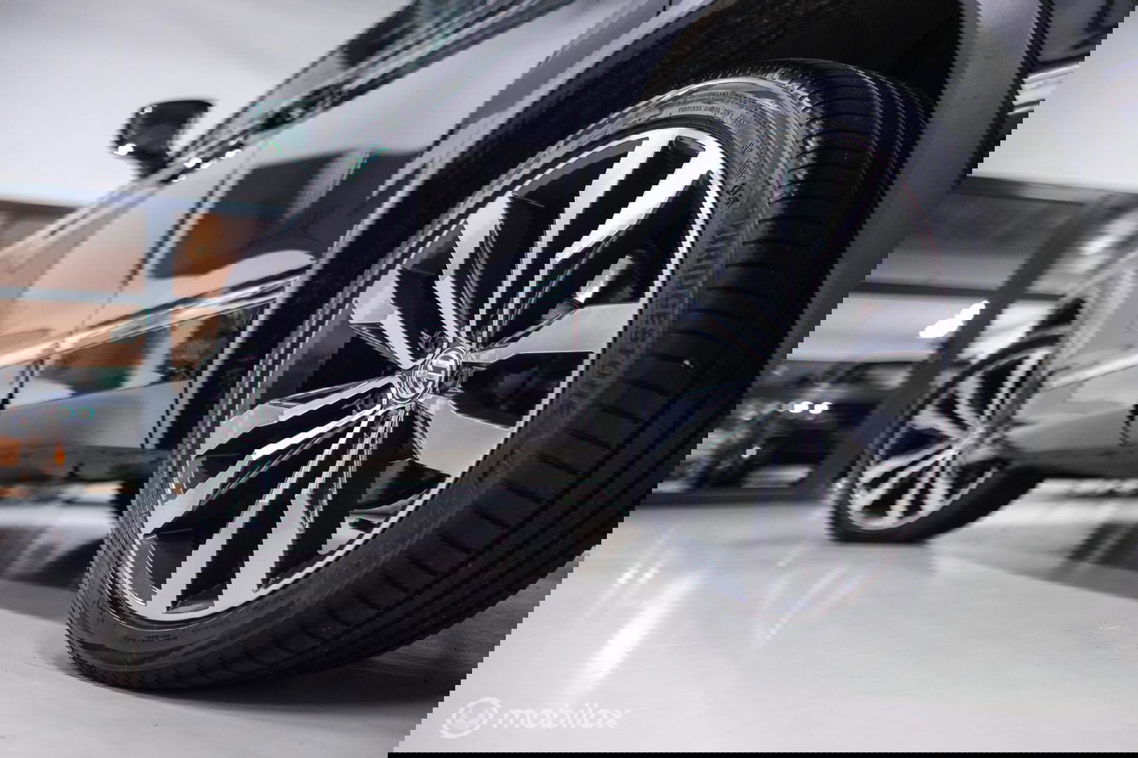 Volkswagen Tiguan 2.0 TSI 4Motion Highline Business R 230 pk | HUD | Panorama | Virtual cockpit | Trekhaak | Camera | Sportstoelen | Stoelverwarmi