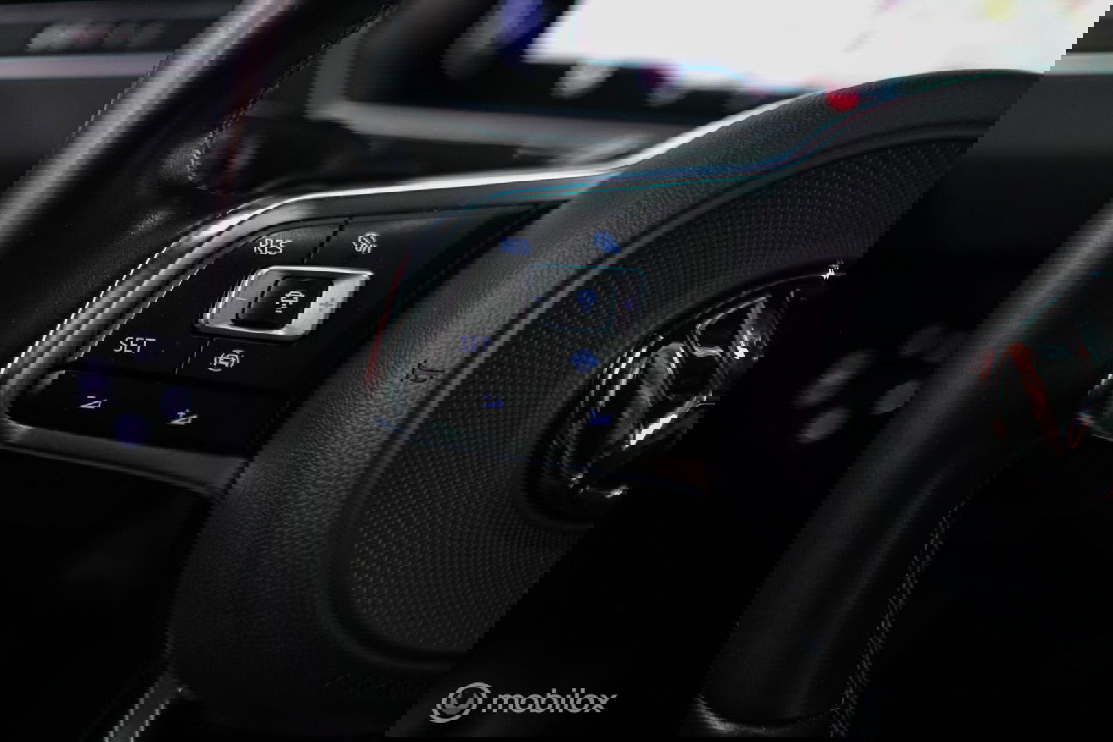 Volkswagen Tiguan 2.0 TSI 4Motion Highline Business R 230 pk | HUD | Panorama | Virtual cockpit | Trekhaak | Camera | Sportstoelen | Stoelverwarmi