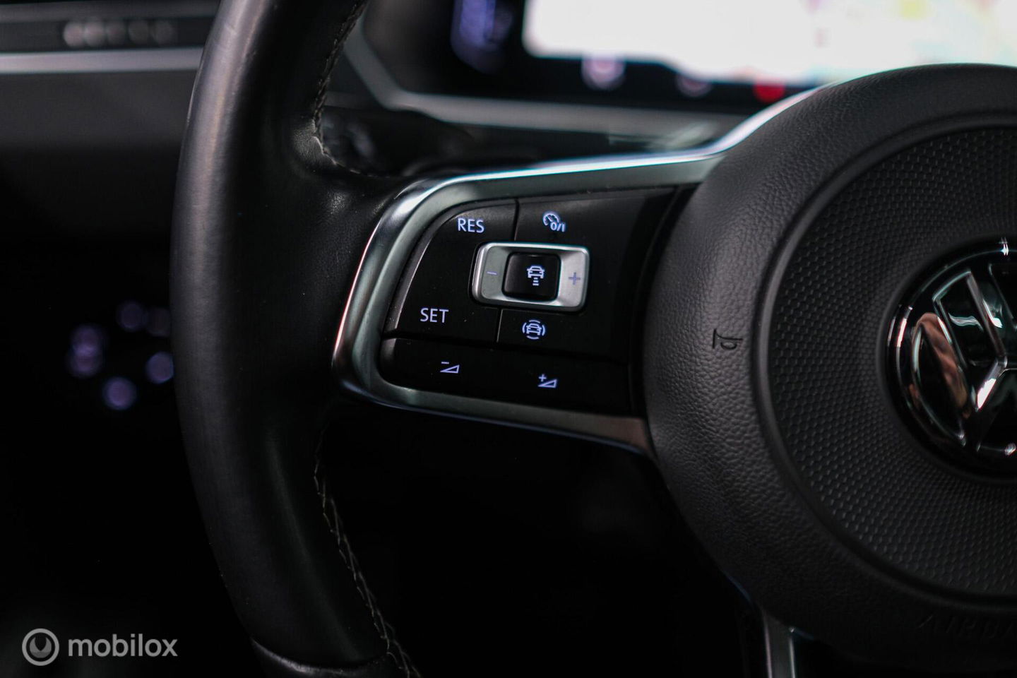 Volkswagen Tiguan 2.0 TSI 4Motion Highline Business R 230 pk | HUD | Panorama | Virtual cockpit | Trekhaak | Camera | Sportstoelen | Stoelverwarmi