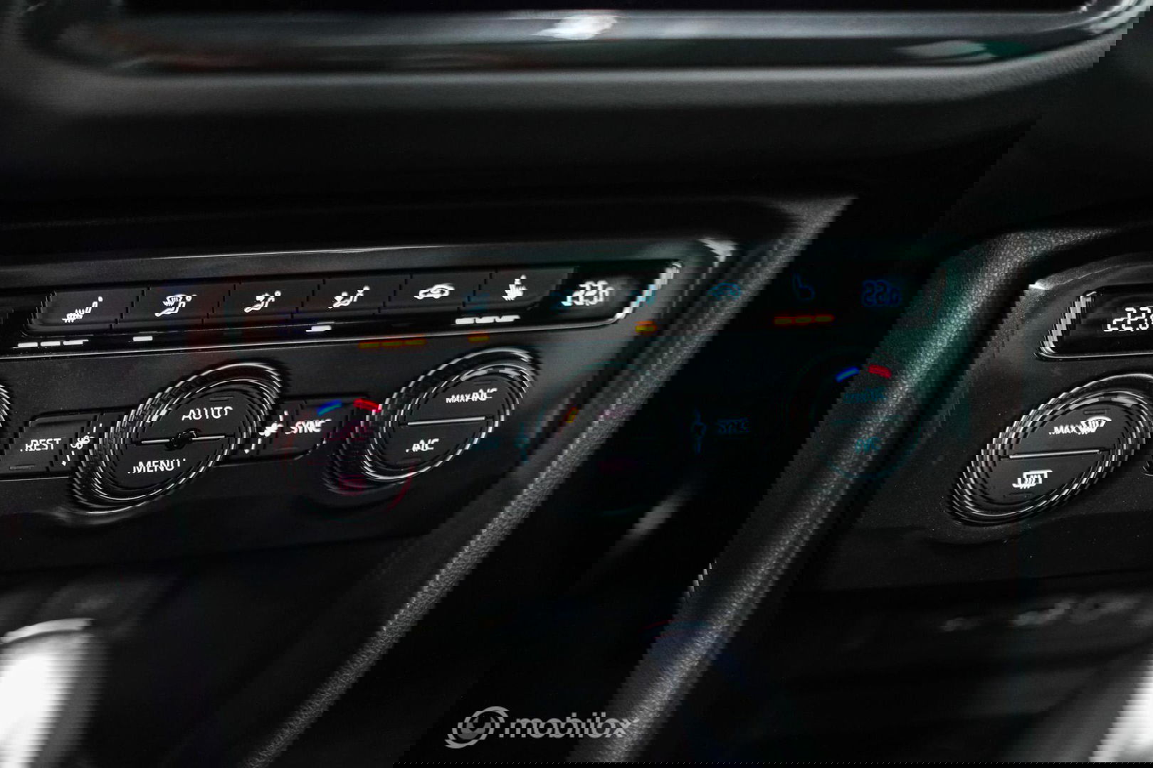 Volkswagen Tiguan 2.0 TSI 4Motion Highline Business R 230 pk | HUD | Panorama | Virtual cockpit | Trekhaak | Camera | Sportstoelen | Stoelverwarmi