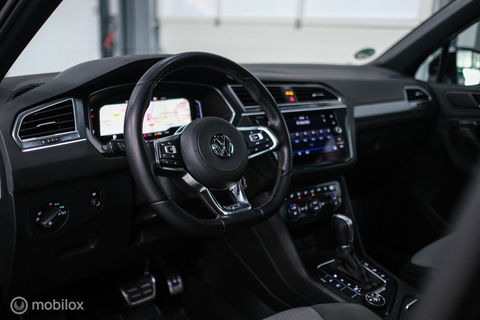 Volkswagen Tiguan 2.0 TSI 4Motion Highline Business R 230 pk | HUD | Panorama | Virtual cockpit | Trekhaak | Camera | Sportstoelen | Stoelverwarmi