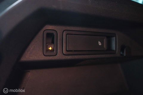 Volkswagen Tiguan 2.0 TSI 4Motion Highline Business R 230 pk | HUD | Panorama | Virtual cockpit | Trekhaak | Camera | Sportstoelen | Stoelverwarmi