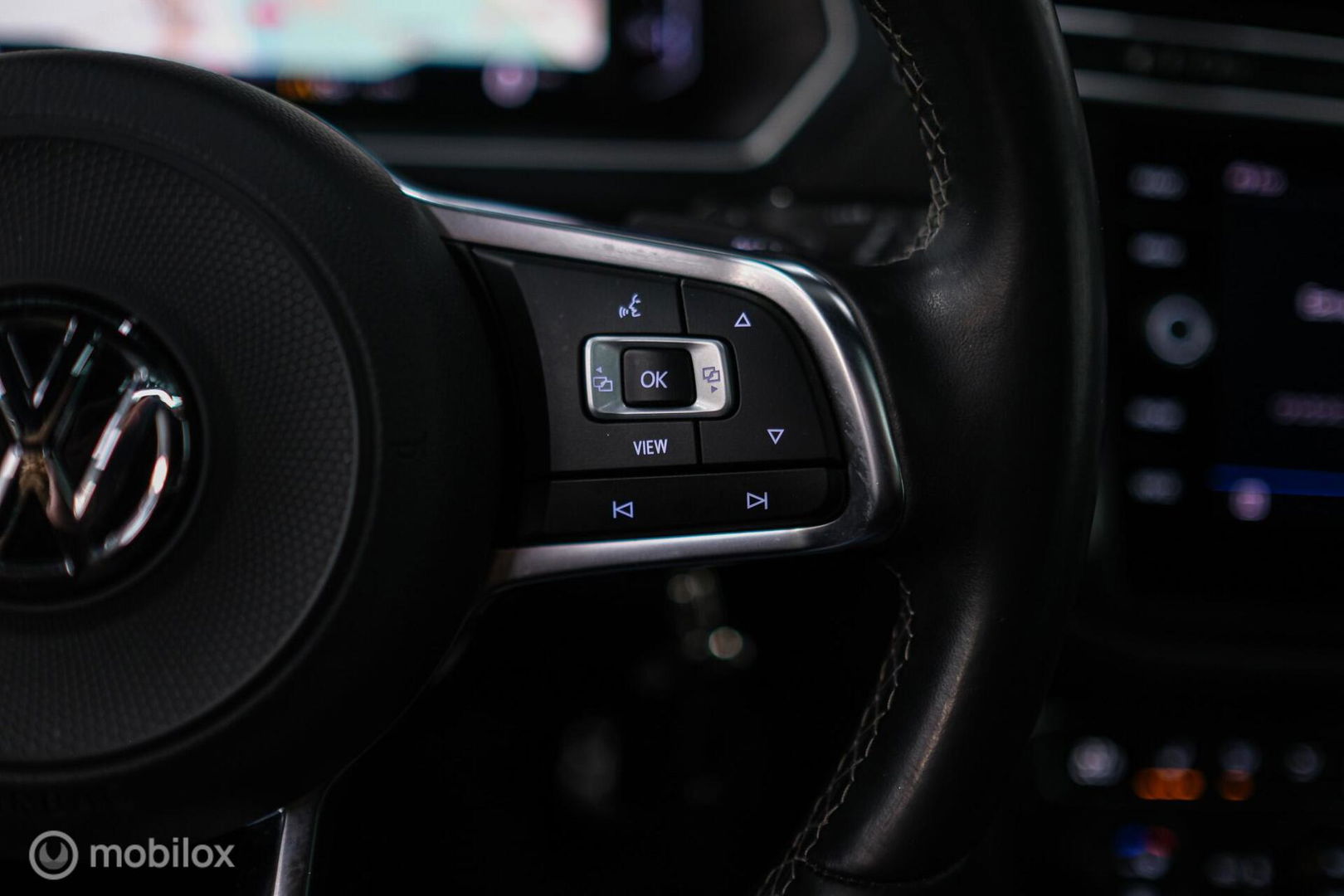 Volkswagen Tiguan 2.0 TSI 4Motion Highline Business R 230 pk | HUD | Panorama | Virtual cockpit | Trekhaak | Camera | Sportstoelen | Stoelverwarmi