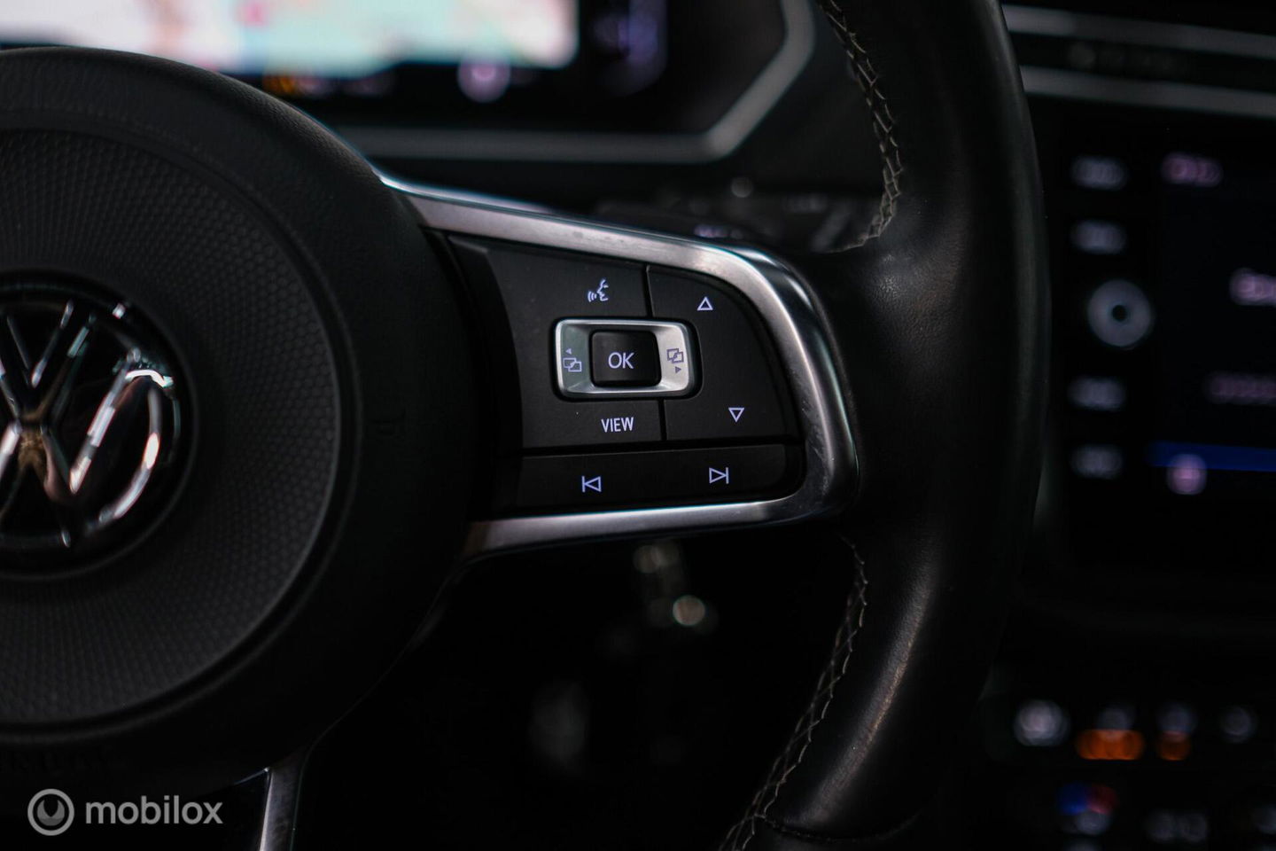 Volkswagen Tiguan 2.0 TSI 4Motion Highline Business R 230 pk | HUD | Panorama | Virtual cockpit | Trekhaak | Camera | Sportstoelen | Stoelverwarmi