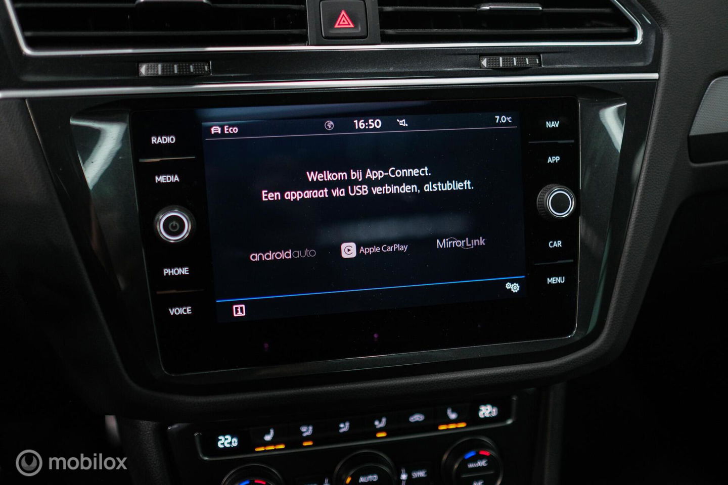 Volkswagen Tiguan 2.0 TSI 4Motion Highline Business R 230 pk | HUD | Panorama | Virtual cockpit | Trekhaak | Camera | Sportstoelen | Stoelverwarmi