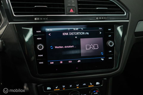 Volkswagen Tiguan 2.0 TSI 4Motion Highline Business R 230 pk | HUD | Panorama | Virtual cockpit | Trekhaak | Camera | Sportstoelen | Stoelverwarmi