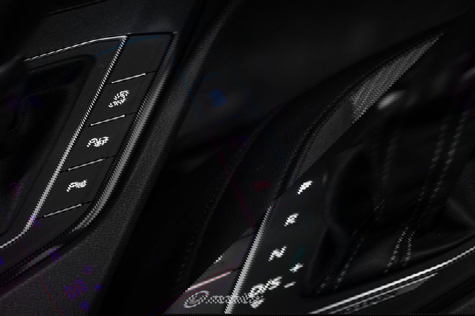 Volkswagen Tiguan 2.0 TSI 4Motion Highline Business R 230 pk | HUD | Panorama | Virtual cockpit | Trekhaak | Camera | Sportstoelen | Stoelverwarmi