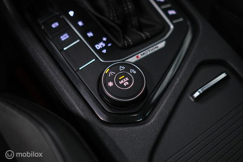 Volkswagen Tiguan 2.0 TSI 4Motion Highline Business R 230 pk | HUD | Panorama | Virtual cockpit | Trekhaak | Camera | Sportstoelen | Stoelverwarmi