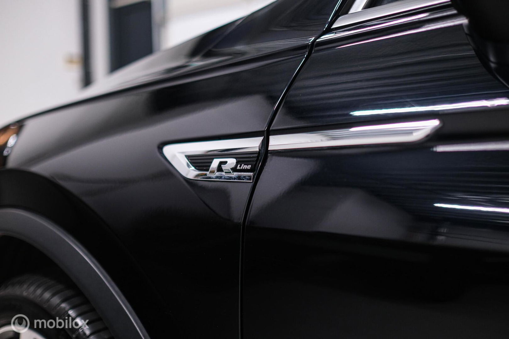 Volkswagen Tiguan 2.0 TSI 4Motion Highline Business R 230 pk | HUD | Panorama | Virtual cockpit | Trekhaak | Camera | Sportstoelen | Stoelverwarmi